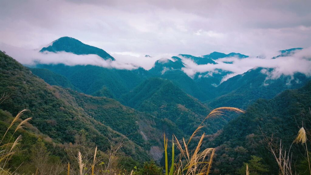 View of the Hsueshan Mountains